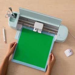 Cricut Matériaux Économiques^Thermocollant économique de 30,5 cm &times; 6 m (12 po &times; 20 pi), Vert