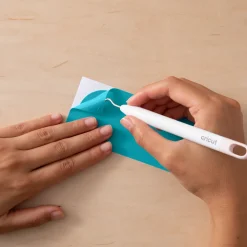 Cricut La Gamme Explore|Matériaux^Vinyle avec couleur activée par le froid - Permanent, Turquoise - Bleu clair
